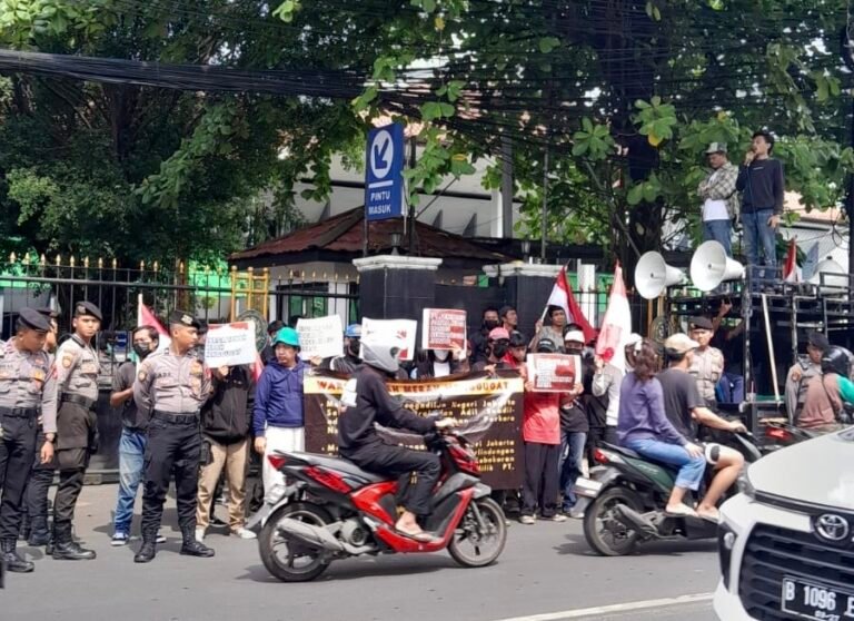 Desak Majelis Hakim PN Jakarta Selatan Putuskan Perkara Depo Plumpang, LMND: Kita Ingin Putusan Adil Memihak pada Korban