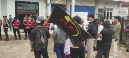 Usai MK Batalkan Pilkada, FAM Serang Raya Desak Seluruh Komisioner KPU dan Bawaslu Mundur