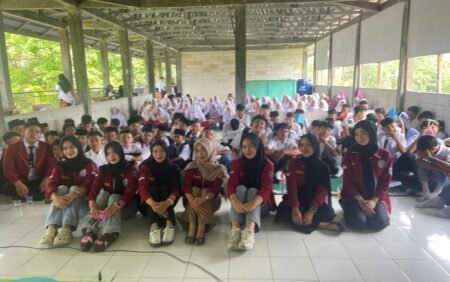 Penyuluhan Ilmu Pemerintahan, KKM 43 Uniba Edukasi Siswa SMK Karya Wisata Tanjungjaya