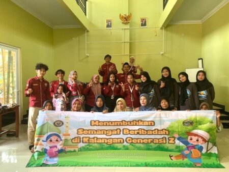 Gelar Sosialisasi, KKM 36 Uniba Tumbuhkan Semangat Beribadah di Kalangan Gen Z