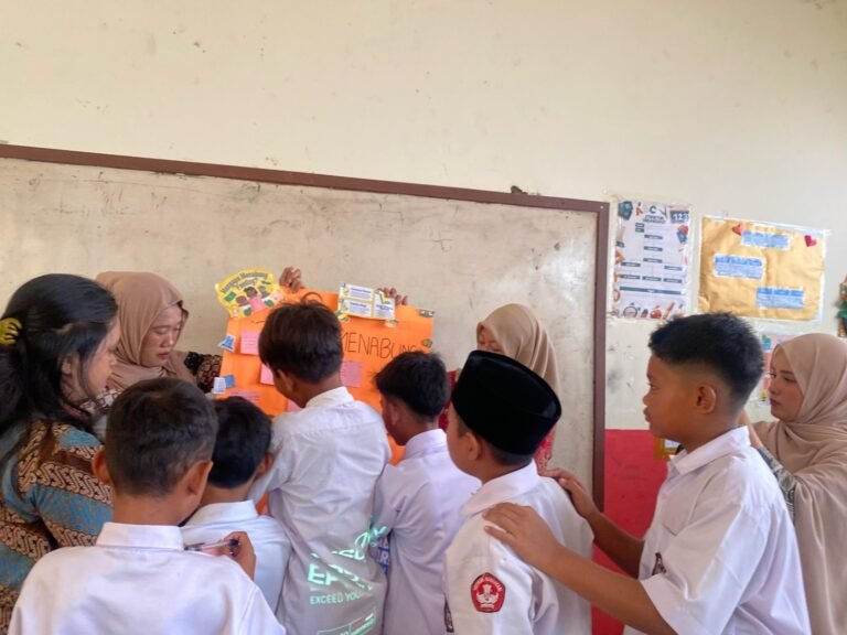 Siswa SDN Kertasana 1 Dapatkan Edukasi Keuangan Sejak Dini Melalui Sosialisasi Gemar Menabung oleh KKM 36