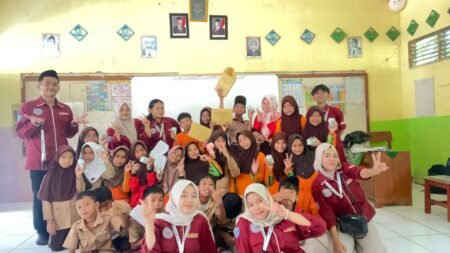 Tingkatkan Wawasan dan Percaya Diri Siswa, Mahasiswa KKM UNIBA Gelar Lomba Cerdas Cermat di SDN Kertasana 2