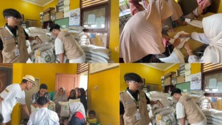 Tebarkan Kebaikan, Mahasiswa KKM 68 Uniba Salurkan Sembako di Desa Bojong Pandan