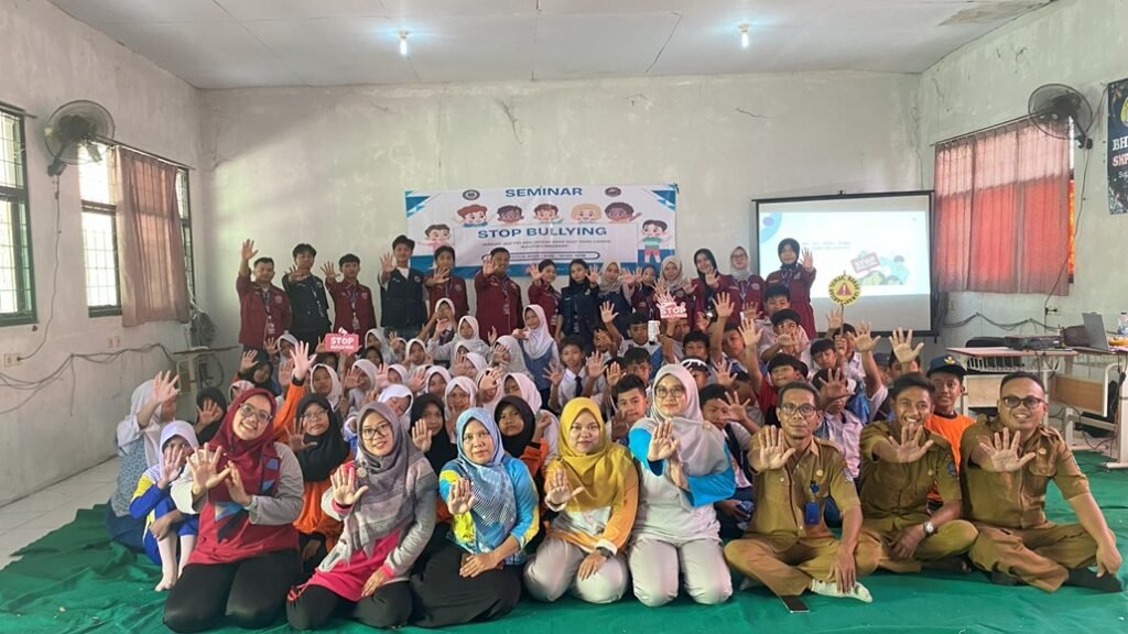 Antisipasi Tindakan Negatif, Mahasiswa KKM 79 UNIBA Gelar Seminar Stop Bullying di SMP Negeri 2 Kopo