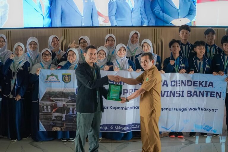 Sekretariat DPRD Banten Terima Kunjungan Edukasi SMPIT Widya Cendekia