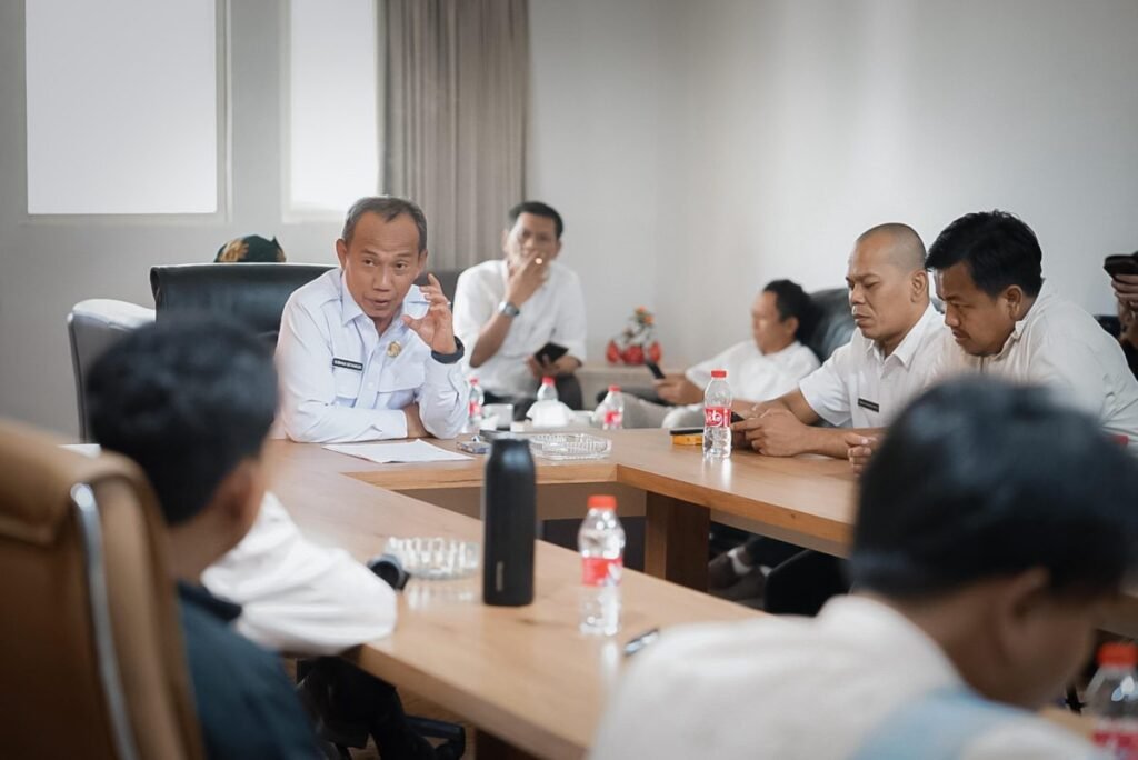 Plt. Sekretaris DPRD Banten Tampung Aspirasi dari DEMA UIN “SMH” Banten