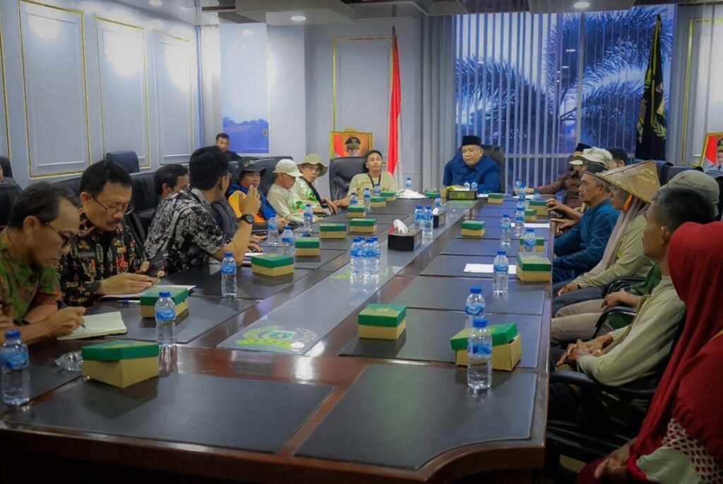 Wakil Ketua DPRD Banten Eko Susilo Tampung Aspirasi Petani