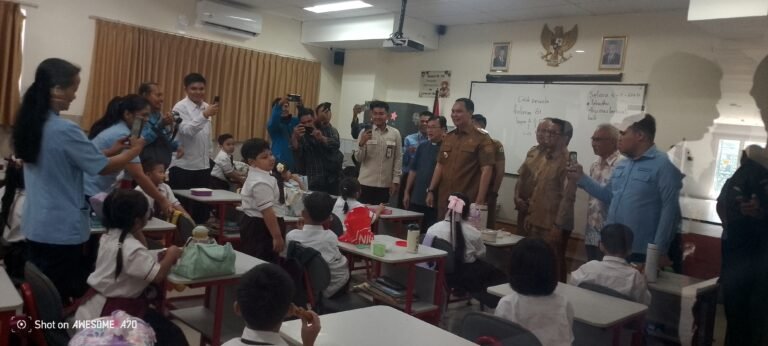 36 Tahun Tak Tersentuh Kepala Daerah, Wali Kota Serang Budi Kunjungi Sekolah BPK Penabur Serang 