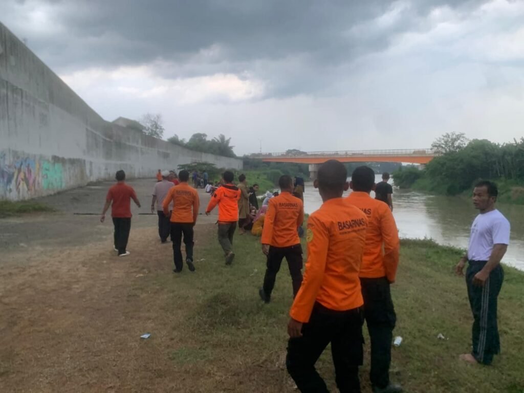 Berenang Bersama Teman, Seorang Bocah Hanyut di Sungai Ciujung Serang
