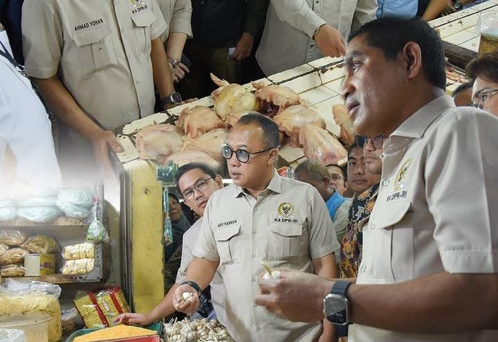 Arif Rahman Kunjungi Pasar Wonokromo Surabaya, Pantau Ketersediaan dan Harga Sembako