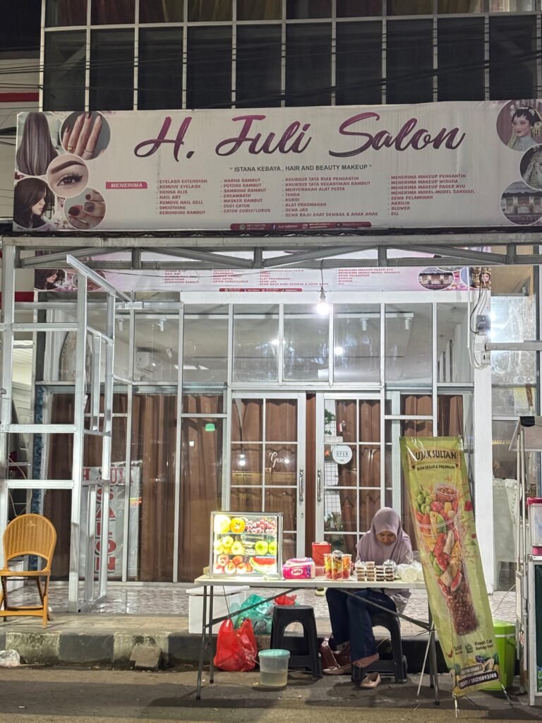 Buah Lokal Premium, Sambal Rujak Sultan di Balong Rancalentah Bikin Ketagihan