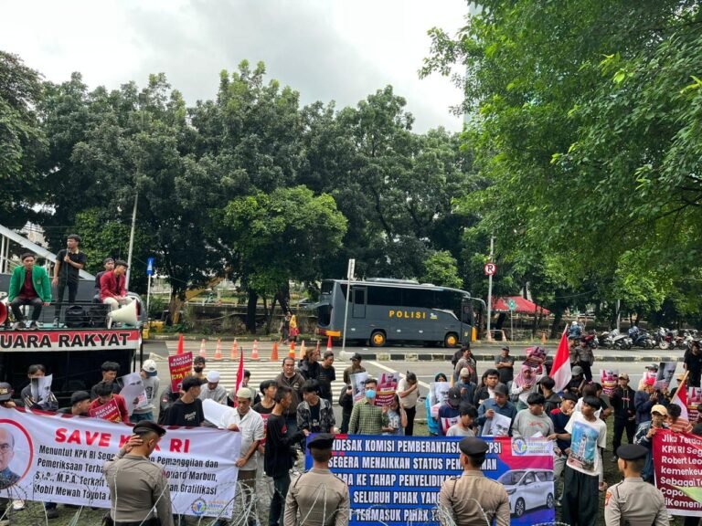 Ratusan HAMI Demo Depan KPK, Tuntut Usut Robert Marbun