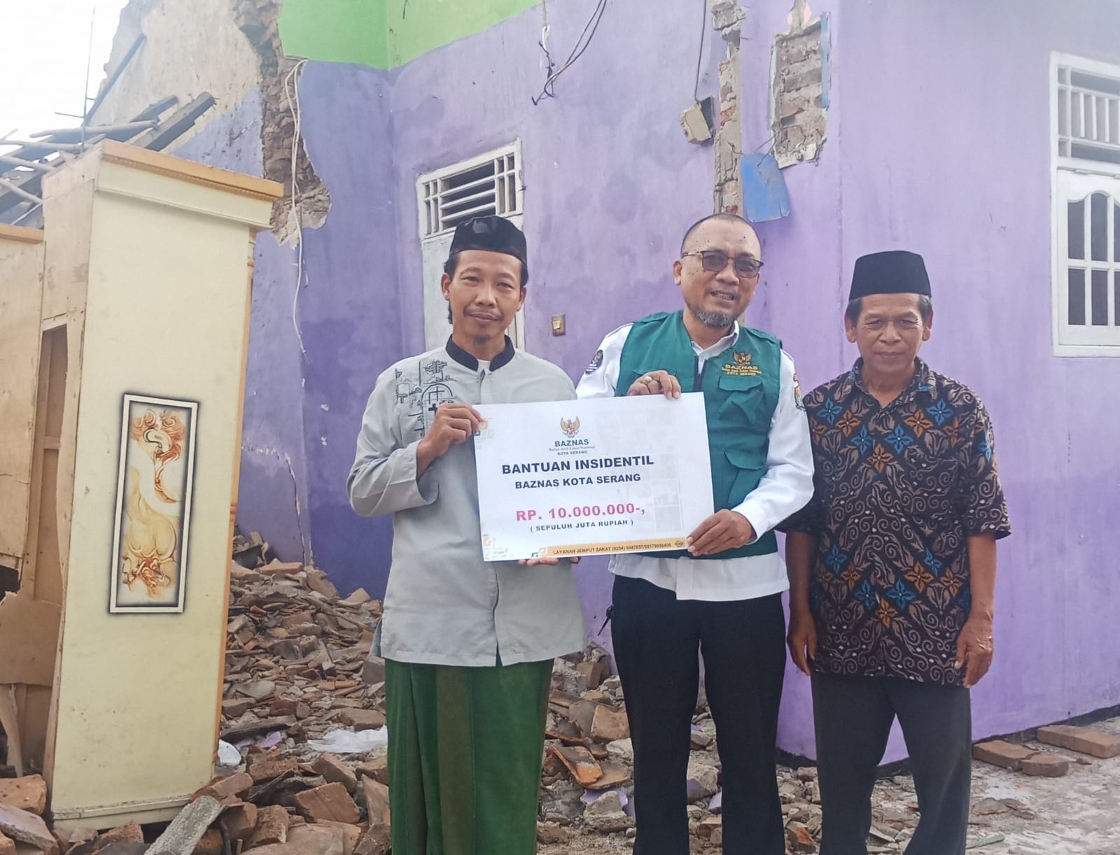 Respons Cepat Musibah Kaligandu, Baznas Kota Serang Serahkan Bantuan untuk Keluarga Ibu Hamerah