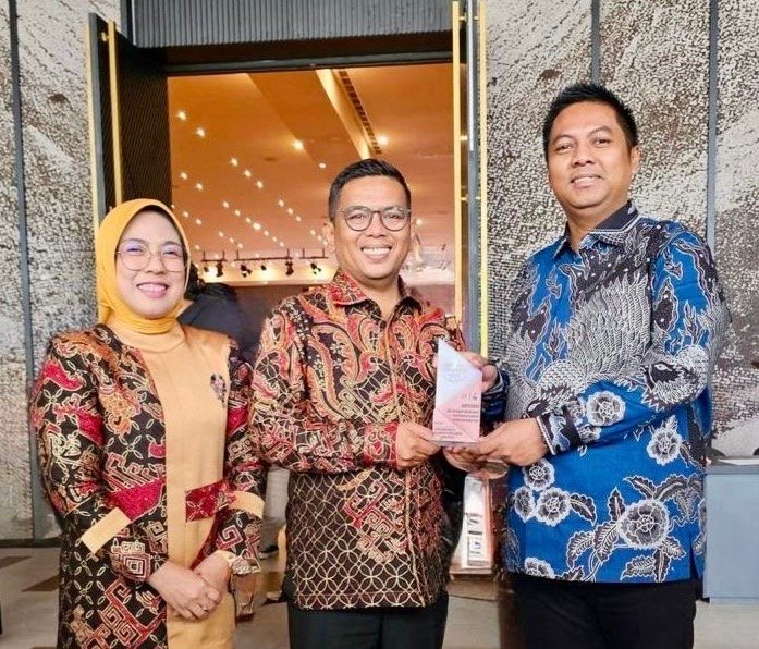 Pimpinan Komisi V DPRD Banten Rifky Hermiansyah Raih Ekbispar Award 2026 atas Program Pengembangan Wirausaha Pemuda
