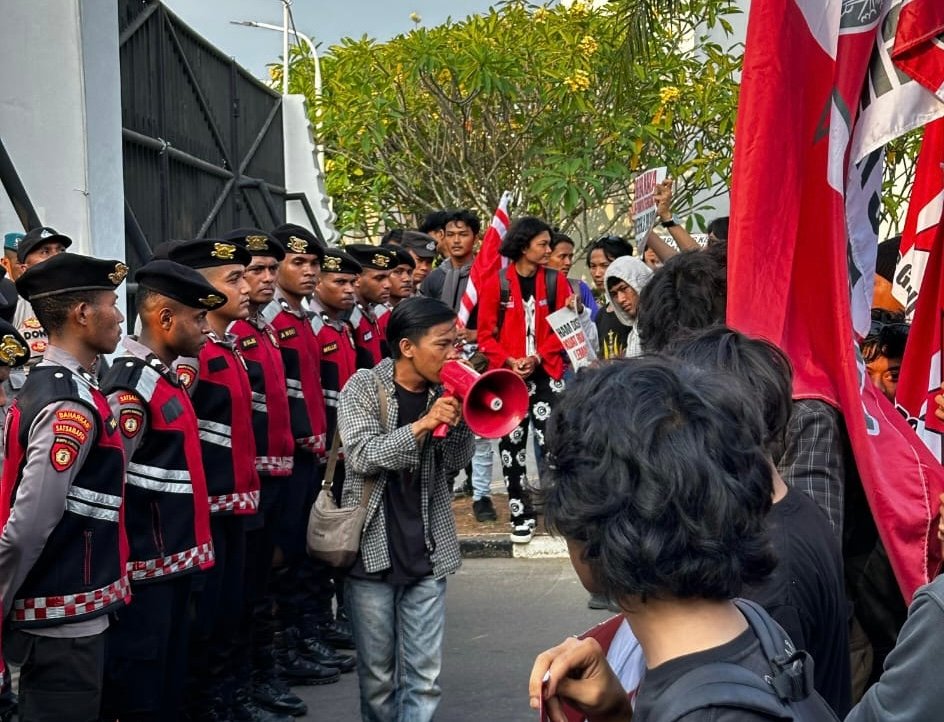 Kritik Anggaran Belanja Buah Durian hingga Kue Ulang Tahun di Biro Umum Banten Habiskan Puluhan Juta, Mahasiswa: Hamburkan APBD