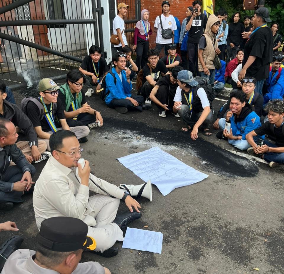 Upah Layak Hanya di Atas Kertas: Buruh di Antara Regulasi dan Eksploitasi