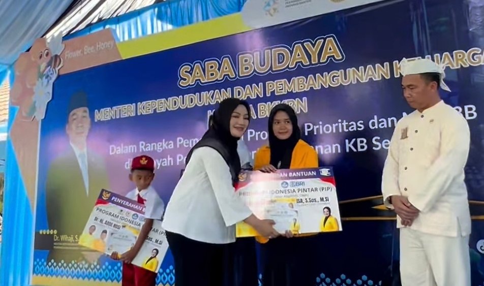 Adde Rosi Khoerunnisa Dampingi Menteri Wihaji di Lebak: Wujudkan Keluarga Sehat dan Hunian Layak