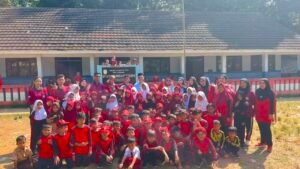 KKM Kelompok 79 UNIBA Meriahkan Penutupan MPLS di SDN 1 Sukadaya, Perkuat Kolaborasi Pendidikan
