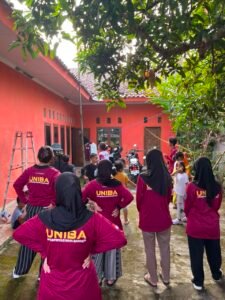 KKM UNIBA 78 Gelar Senam Pagi Bersama Anak-Anak dan Aksi Bersih-Bersih Lingkungan Posko
