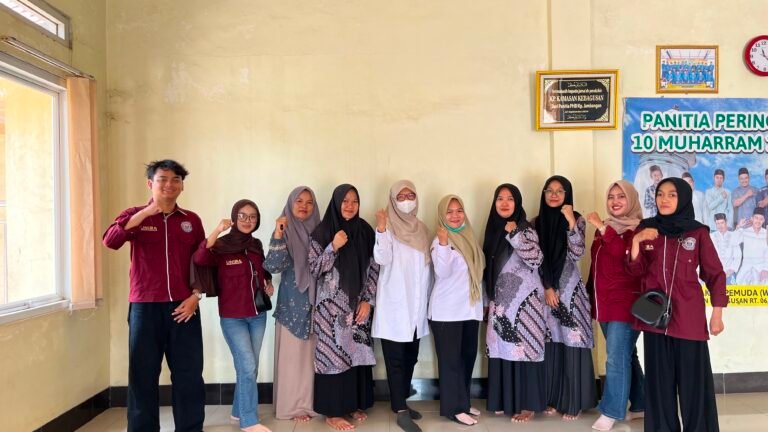 Mahasiswa KKM 55 UNIBA Dukung Pelayanan Posyandu Kamasan Kebagusan di Desa Margasana