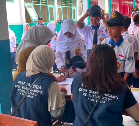 Mahasiswa KKM UNIBA 78 Dukung Program Cek Kesehatan Gratis Bersama Puskesmas di SMPN 1 Cikulur