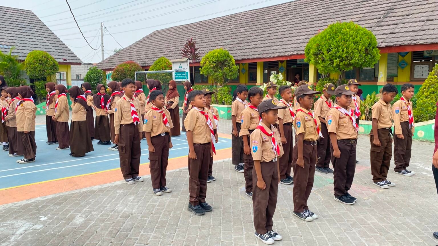Bangun Disiplin dan Kekompakan, KKM 19 Beberan Latih PBB dan Yel-yel Siswa SD Negeri Beberan