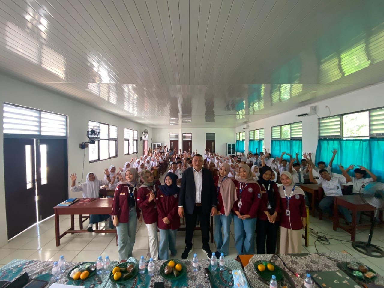 Cegah Sejak Dini, KKM 78 Uniba Sosialisasikan Bahaya Narkotika di SMA Negeri 1 Cikulur