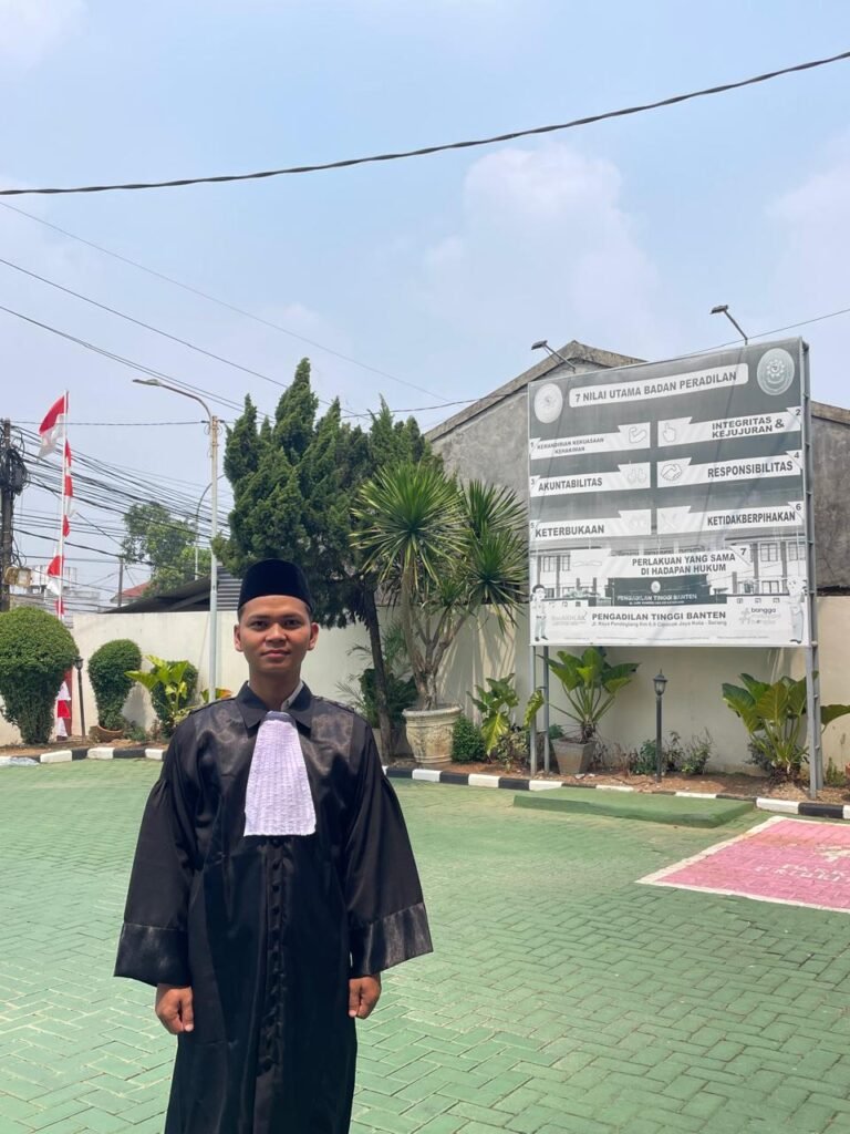 Anak Buruh Serabutan, Nuriman Kini Jadi Advokat