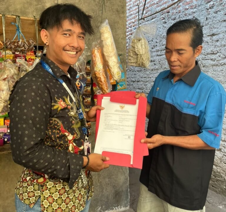 Mahasiswa KKM 78 UNIBA Dukung Legalitas UMKM melalui Pendampingan Pembuatan NIB
