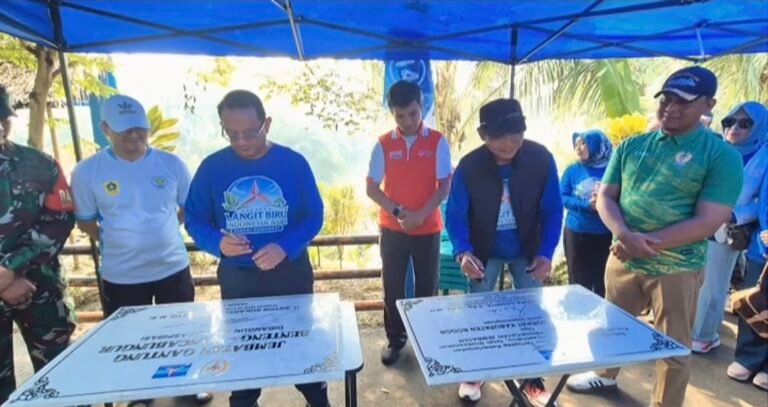 Wakil Rakyat Kotor Tangan, Anton Suratto Perbaiki Fasilitas dan Hijaukan Lingkungan