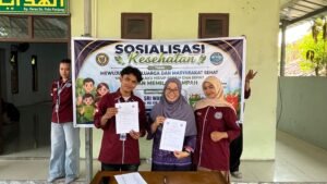 Wujudkan Lingkungan Bersih dan Sehat, KKM 63 Kolaborasi Bersama Pita Putih Indonesia Provinsi Banten Gelar Sosialisasi PHBS dan Resmikan Rocket Stove