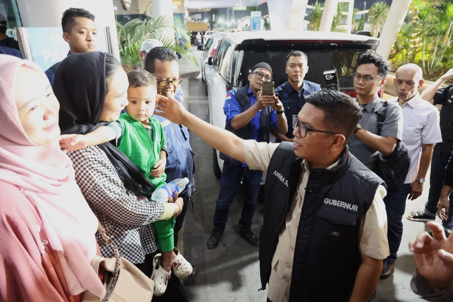 Andra Soni Pastikan Keselamatan Penumpang KMP Batumandi Terbakar Jadi Prioritas