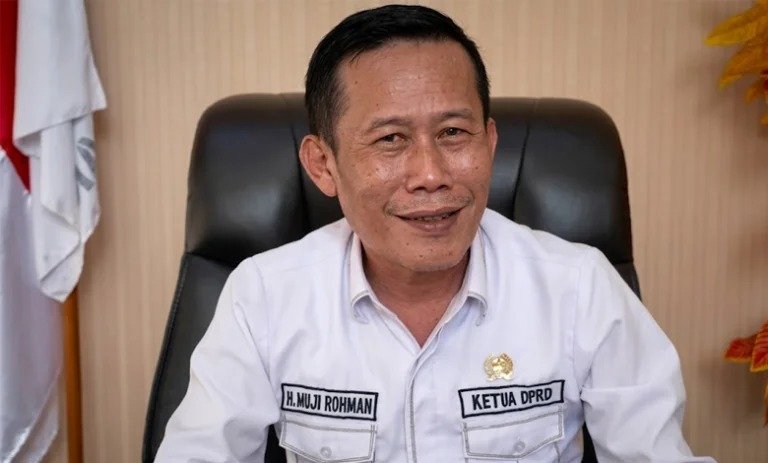Muji Rohman Tekankan Pengangkutan Sampah Tangsel ke Cilowong Harus Tertib dan Ramah Lingkungan